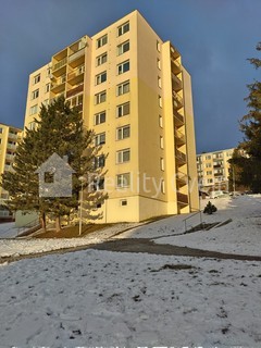 Nabízíme prodej bytu 3+1 s balkónem v původním stavu ve Vsetíně- Sychrov v 6. patře. - Fotka 9