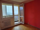 Nabízíme pronájem bytu 3+1 s balkónem v původním stavu ve Vsetíně- Sychrov v 5. patře.